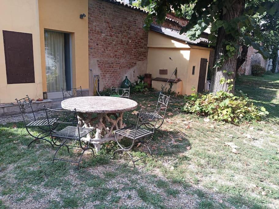 Suite Per Gli Ospiti Pavia Exteriör bild